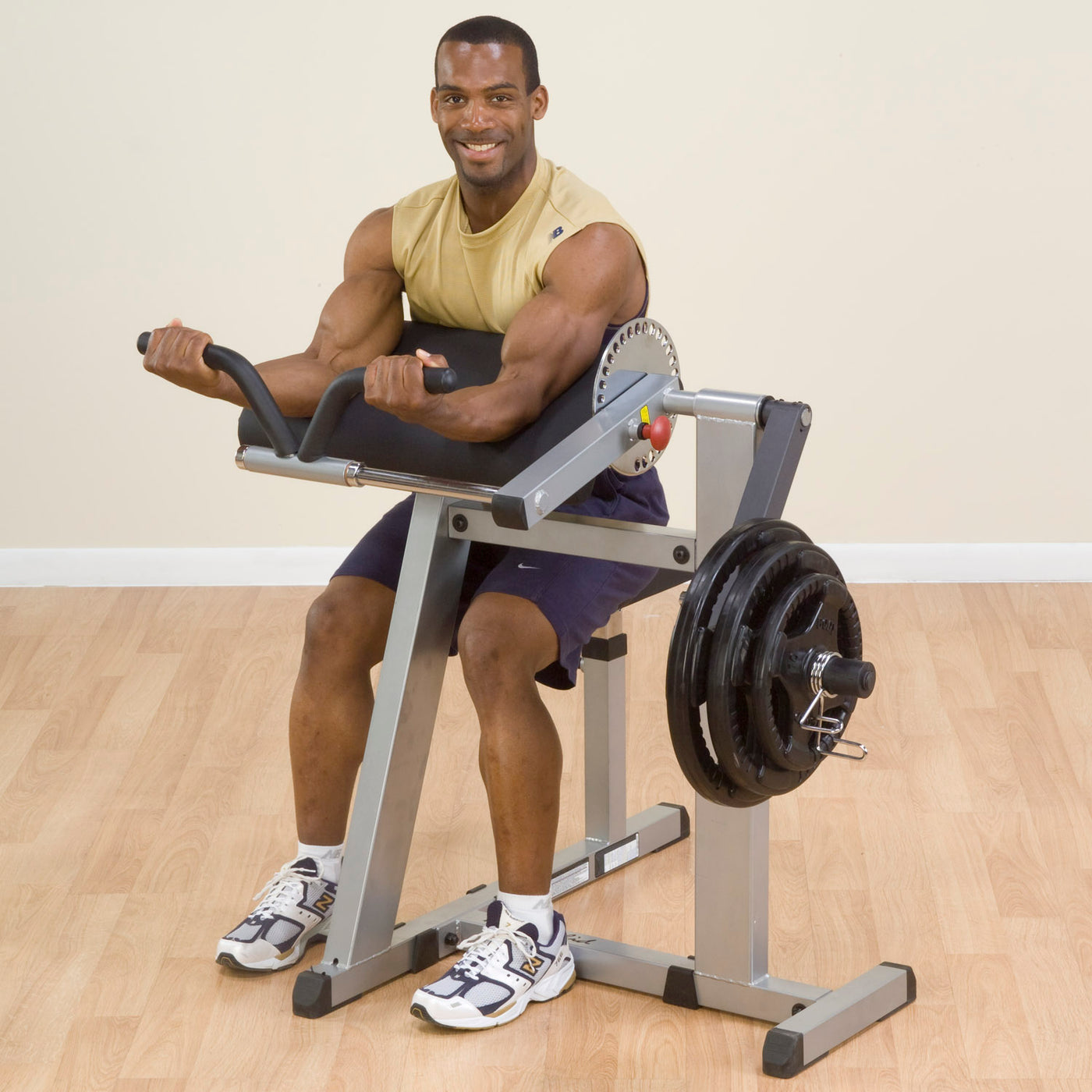 Máquina de bíceps e tríceps de corpo sólido GCBT380 –